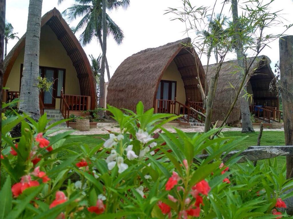 Karimun Lumbung Hotel Karimunjawa Exterior foto
